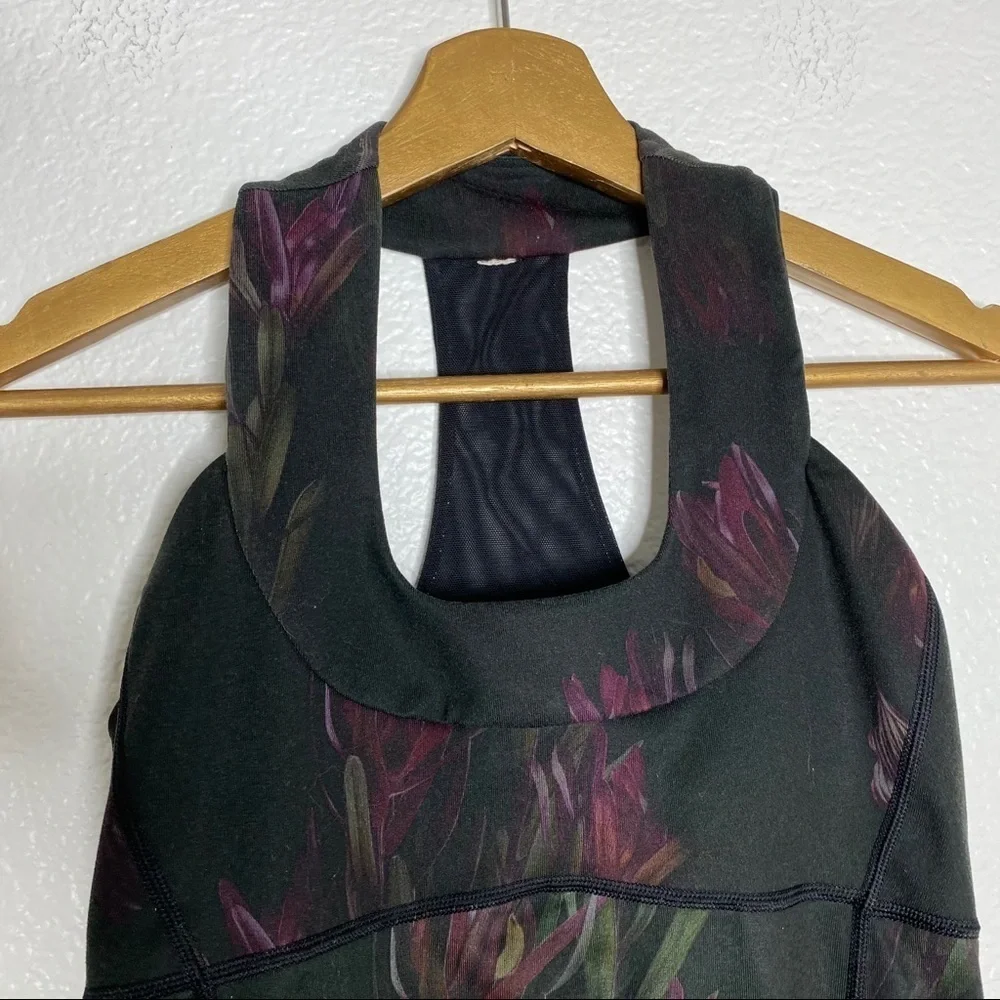 Lululemon- Scoop Neck Tank in Midnight Iris Size 4